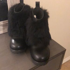 NEW UGG BOOTS BLACK